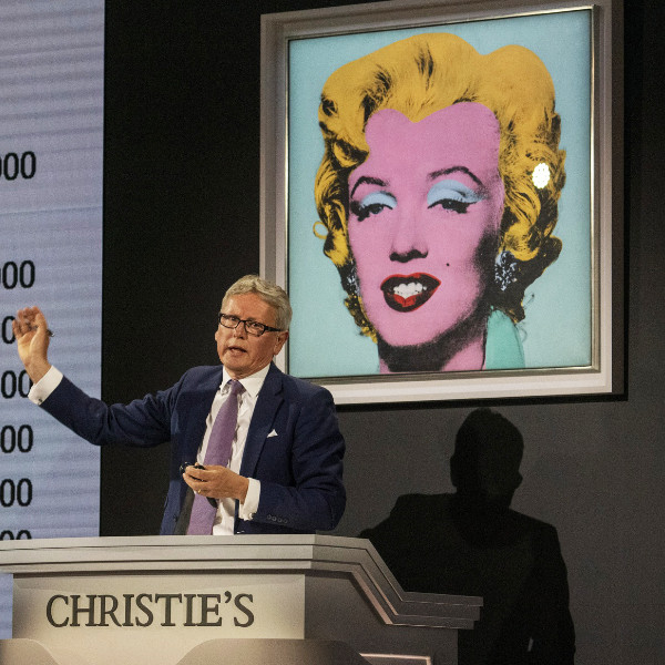 Famosa obra “Marilyn”, de Warhol, é vendida por US$195 milhões em leilão.